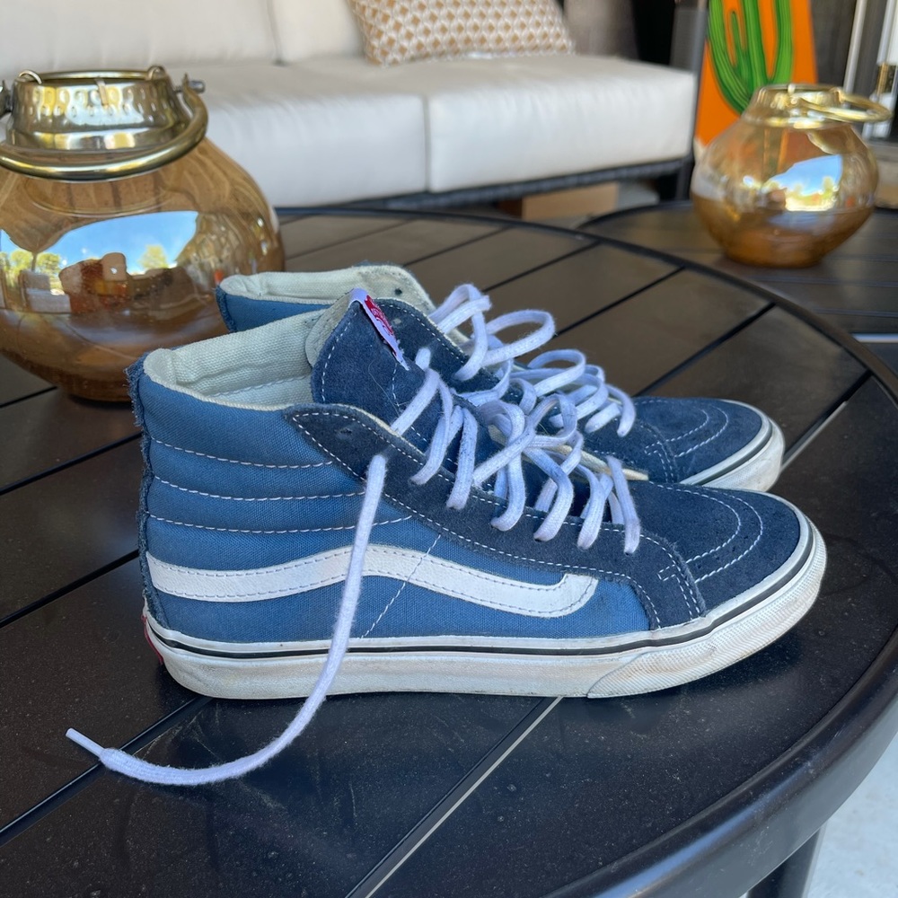 Women’s high top vans size 7.5